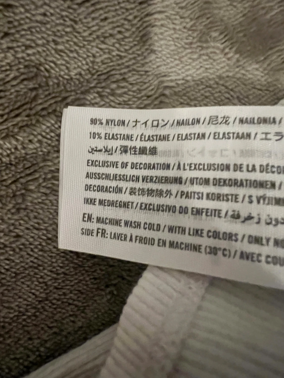 Vit ribbad linnetopp från Hollister - 4