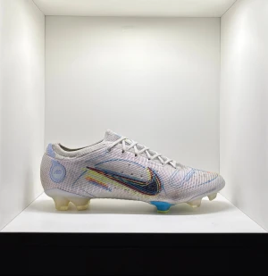 Nike Mercurial Vapor 14 - Nike Mercurial Vapor 14 Elite FG “The Progress”⏸️  Size- 9.5 US/ 43 EU 🇪🇺   Condition- 8.7/10 (inga sulor, baksidan klippt)