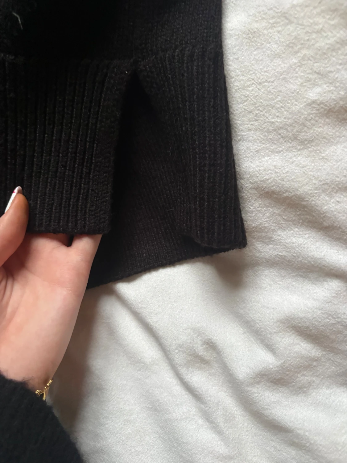 Stickad tröja med slits ifrån HM - 1