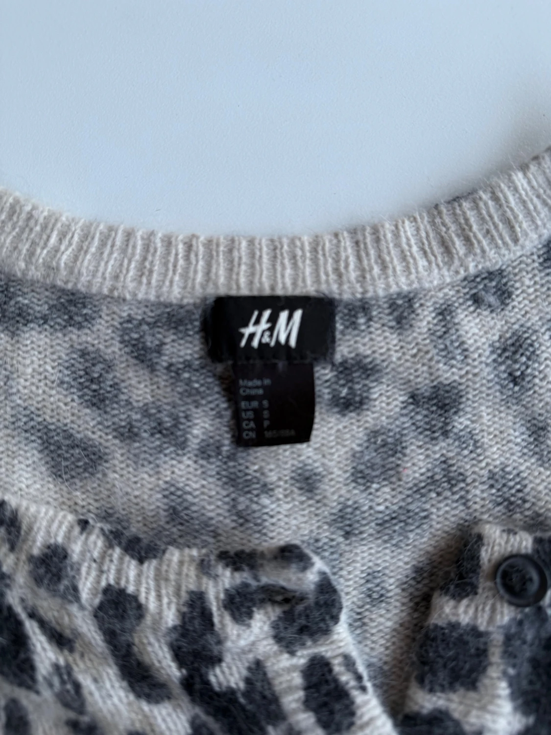 Leopardmönstrad croppad blus från H&M - 3