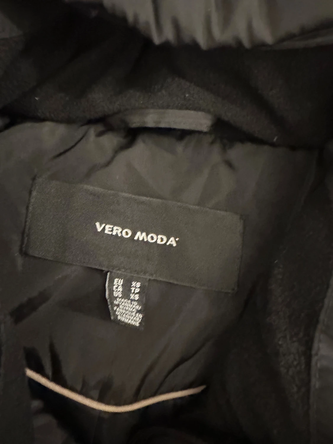 Svart lång pufferjacka Vero Moda - 1