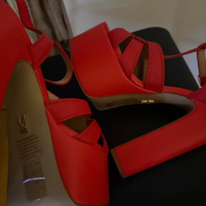 Steve Madden klackar - Aldrig använda strl 39 men passar 38 