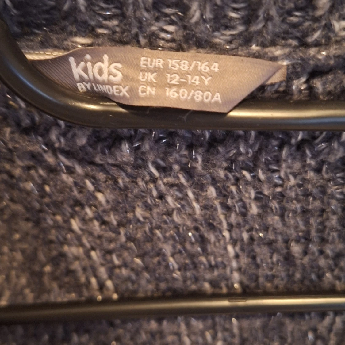 Grå stickad kofta från Lindex - 1