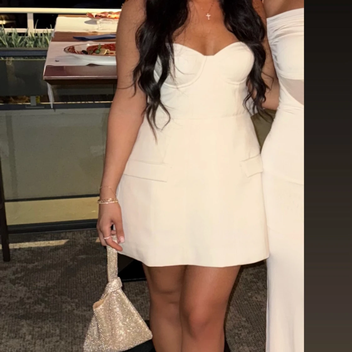 Offwhite kort klänning från Oh Polly