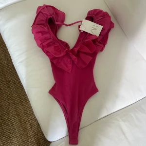 Zara body Ny med prislapp - Super snygg zara body ny med pris lapp