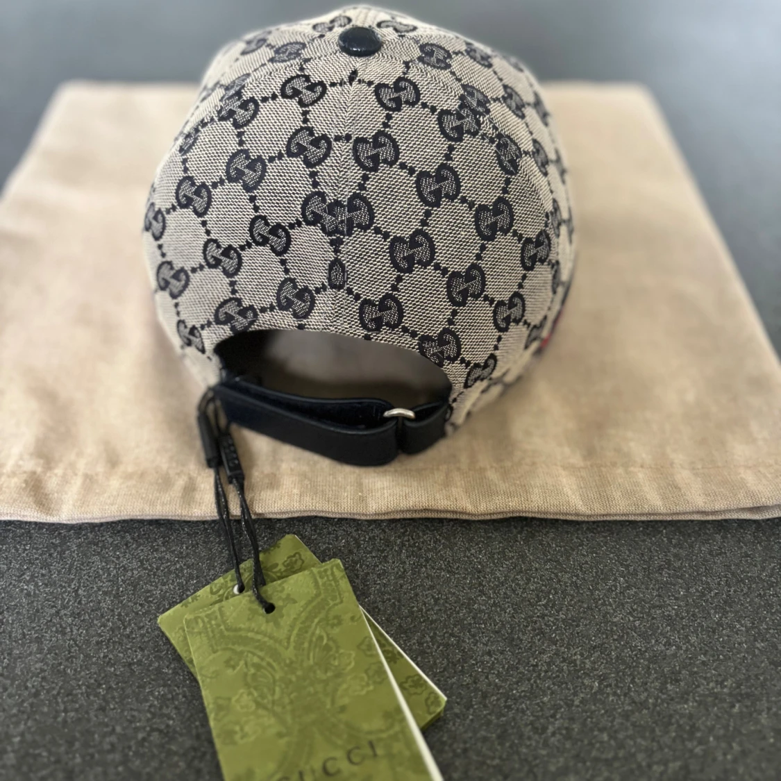 Gucci beige keps med GG-mönster - 2