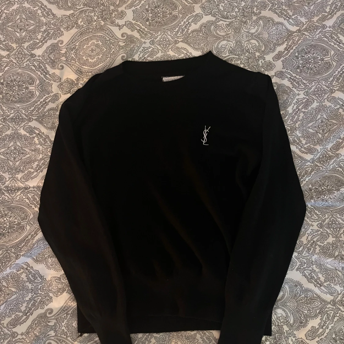 Svart tröja från Yves Saint Laurent