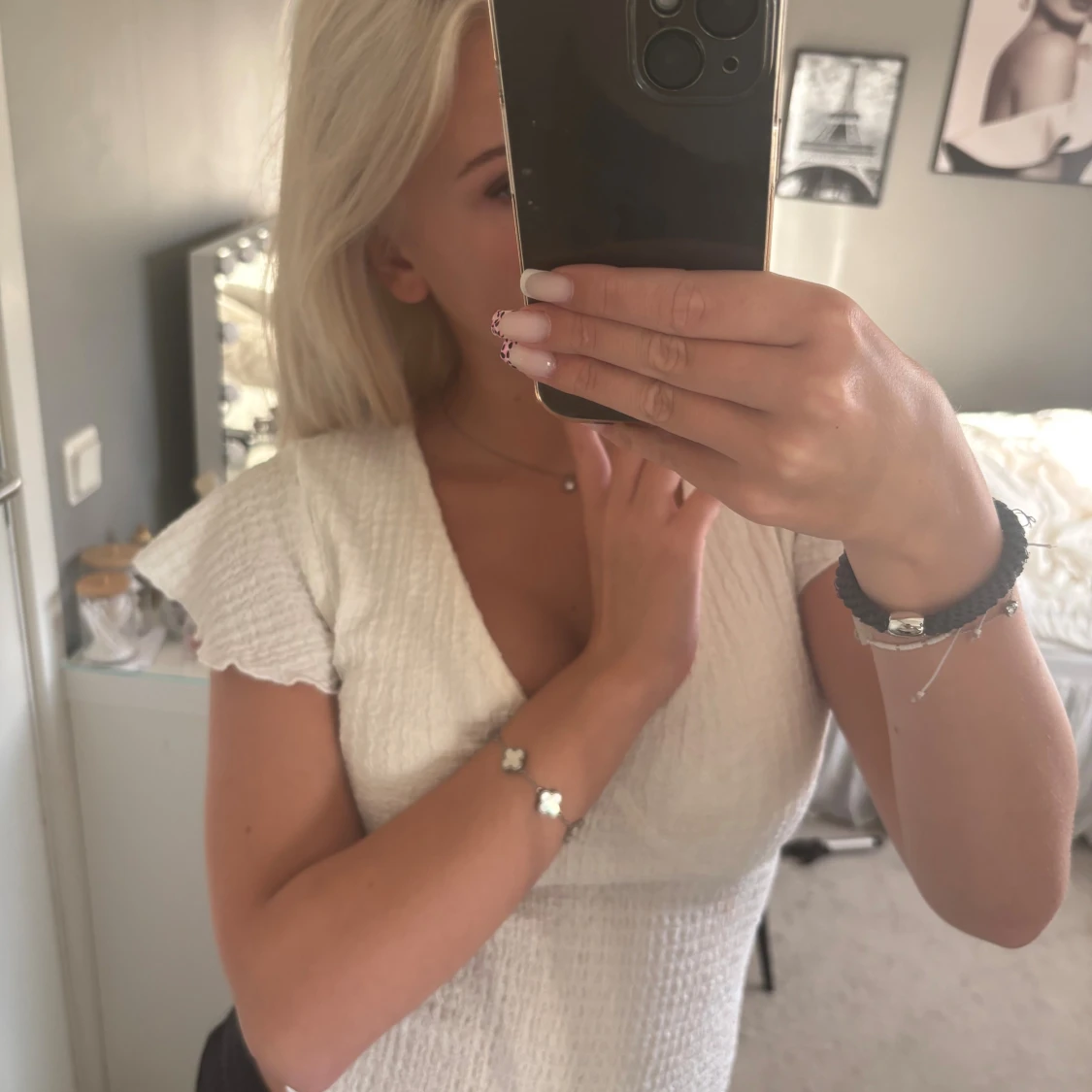 Vit smockad blus från Amisu - 1