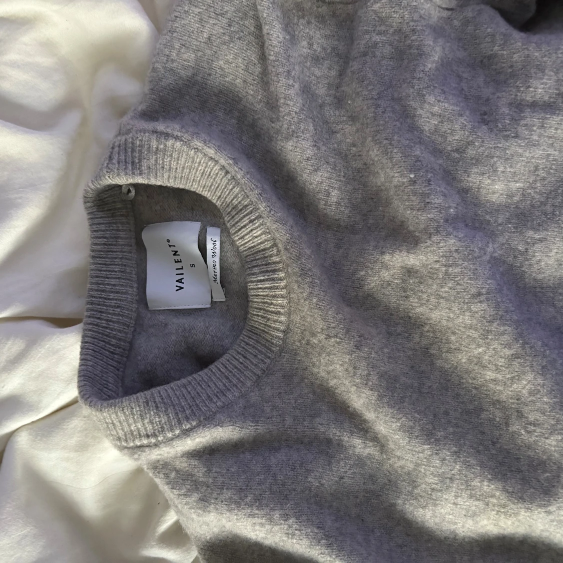 Grå stickad tröja från Vaillent