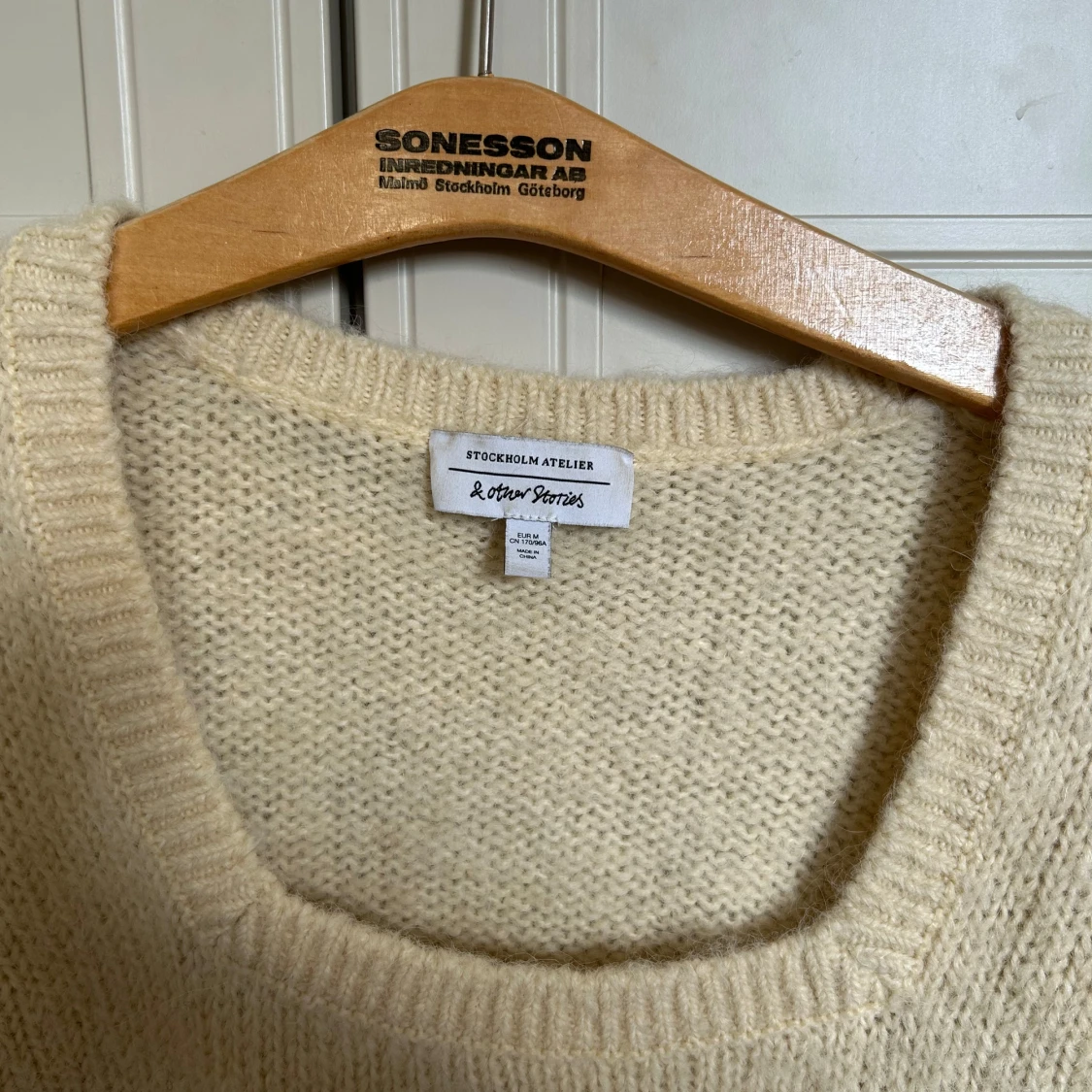 Gul stickad tröja - 4