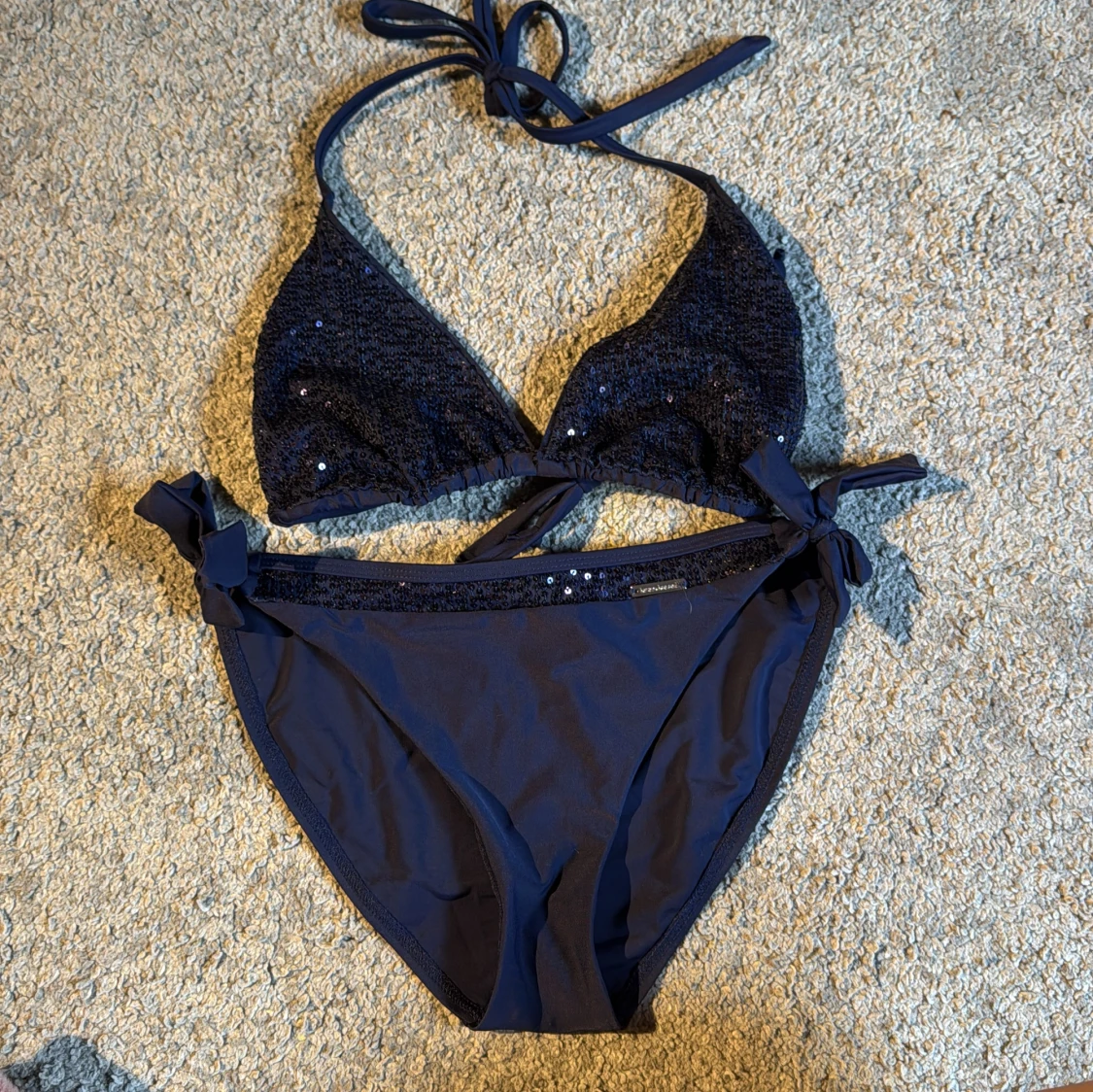 Mörkblå bikini med paljetter Bruno Banani