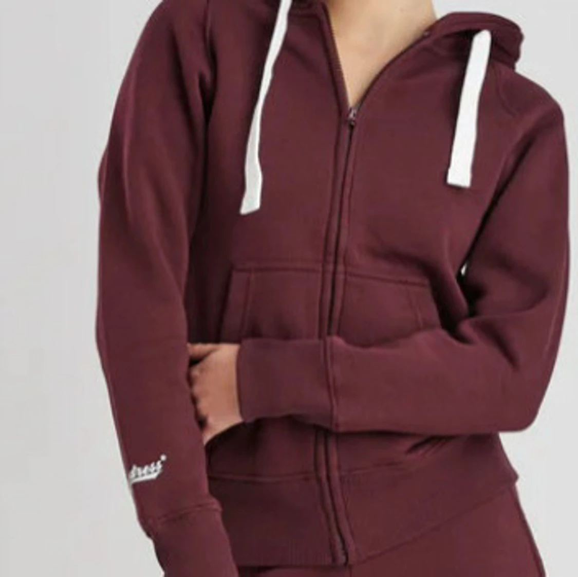 Hoodie med dragkedja och huva - 2