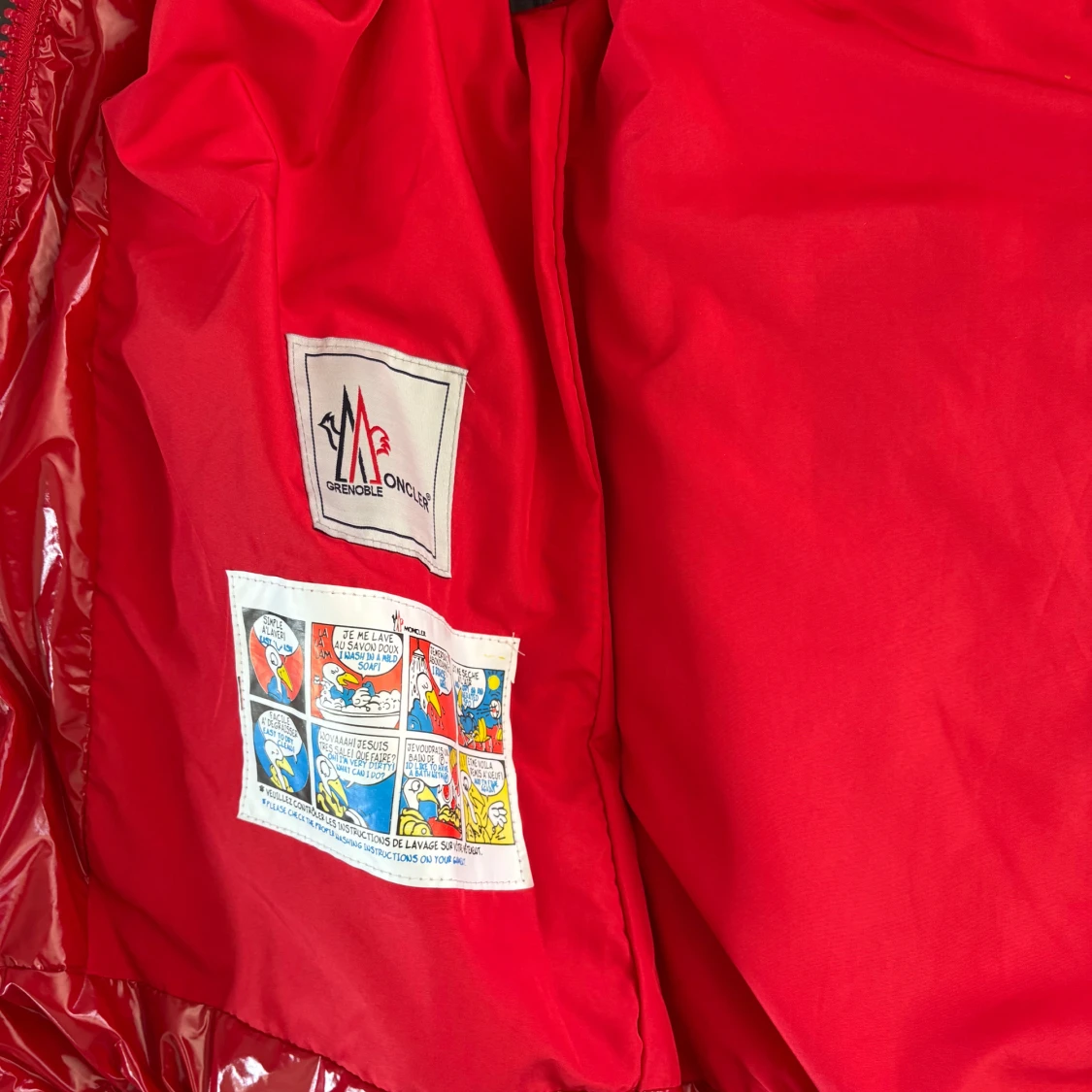 Röd dunväst från Moncler - 2