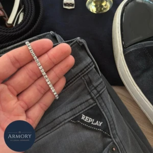 Tennisarmband  - Silverarmband – Stil & Kvalitet från Armory  Ett perfekt tillskott till din stil! Detta tennisarmband har en enkel och elegant design med en skön passform. Passar både till vardags och som en fin present.  Hör av dig vid frågor! / Armory