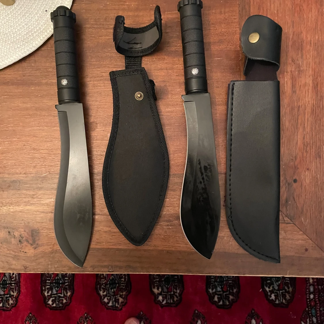 Samling taktiska knivar och machetes med fodral - 2