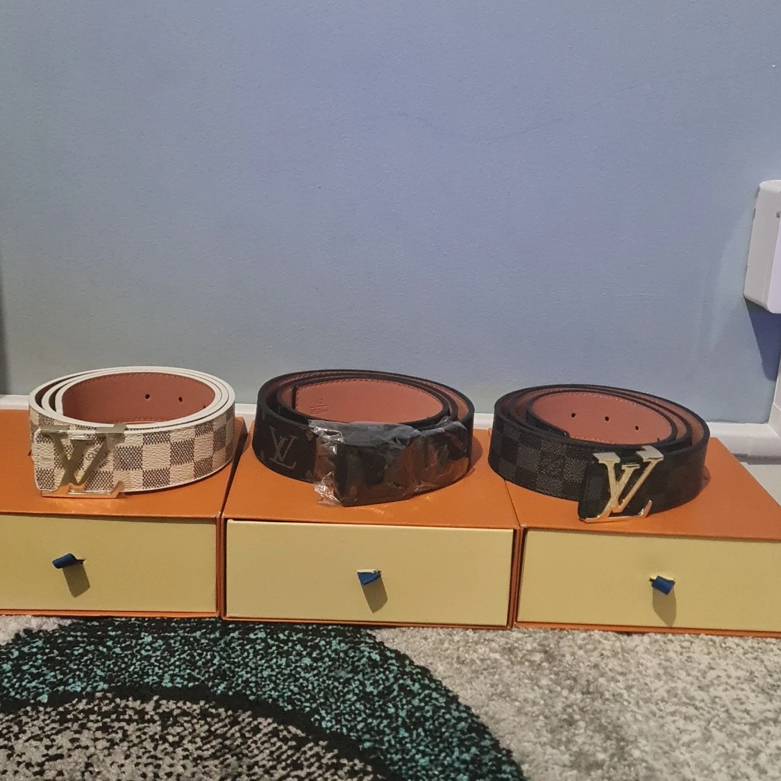 nl&v rutiga bälten med L&V-spänne