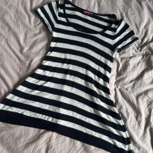 Snygg vintage topp - Jättefin vintage tröja i storlek S💘   Vintage fishbone esprit y2k 2000s