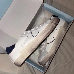 Phillippe Model Sneakers - Philippe Model Sneakers | Storlek 45 | Låda | Nypris 2800kr + | Cond 9/10 | Hör av dig vid intresse