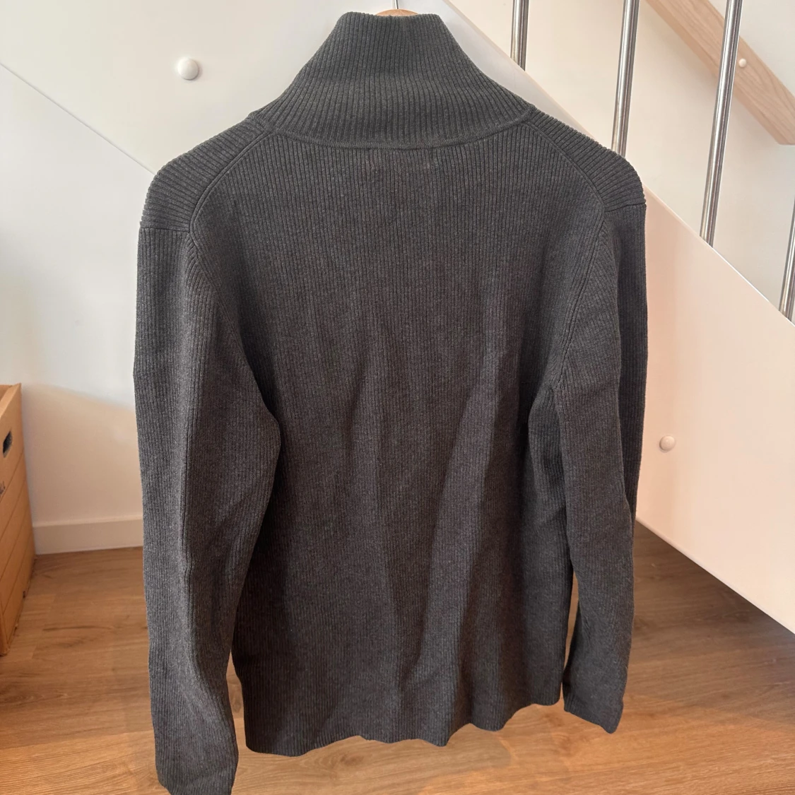 Mörkgrå ribbad kofta från Ljung - 1