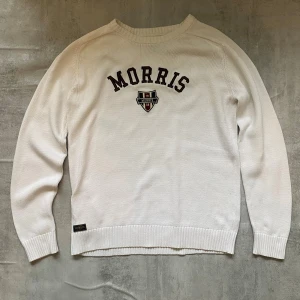 Vit stickad Morris tröja  - Jag Säljer en fet tröja från Morris| skicket på tröjan är bra 8/10  | storlek L| ny pris 2000: mitt pris är 399 | skriv vid frågor och funderingar  