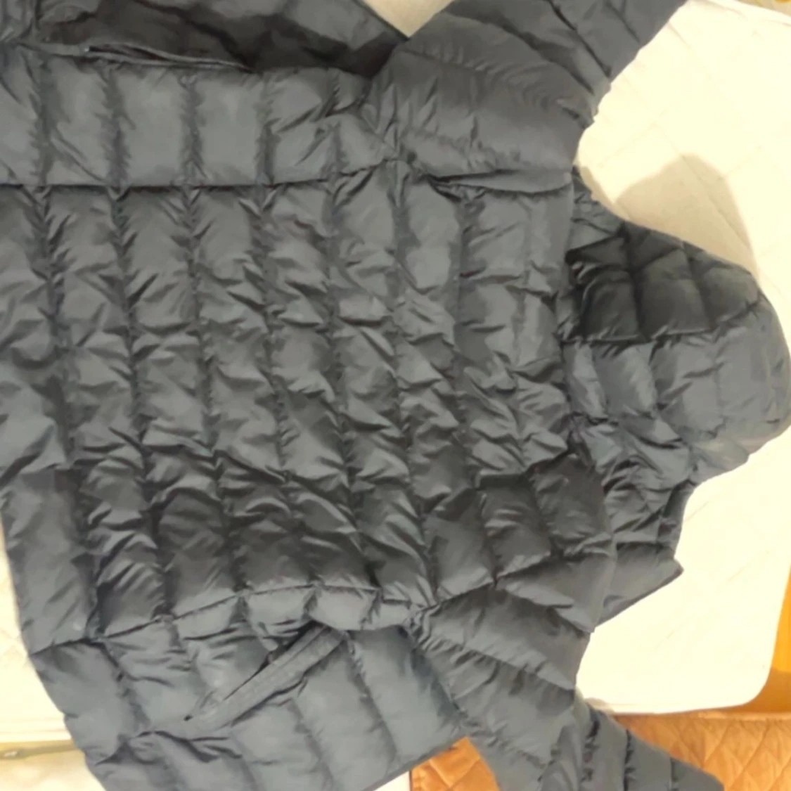 Svart dunjacka från Adidas med huva - 3