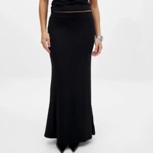 Svart maxikjol  - Helt ny, aldrig använd, köpt för 400💕💕