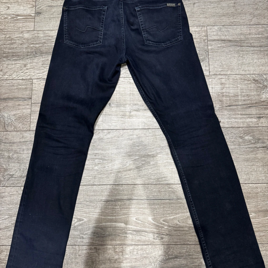 Mörkblåa jeans från 7 For All Mankind - 2