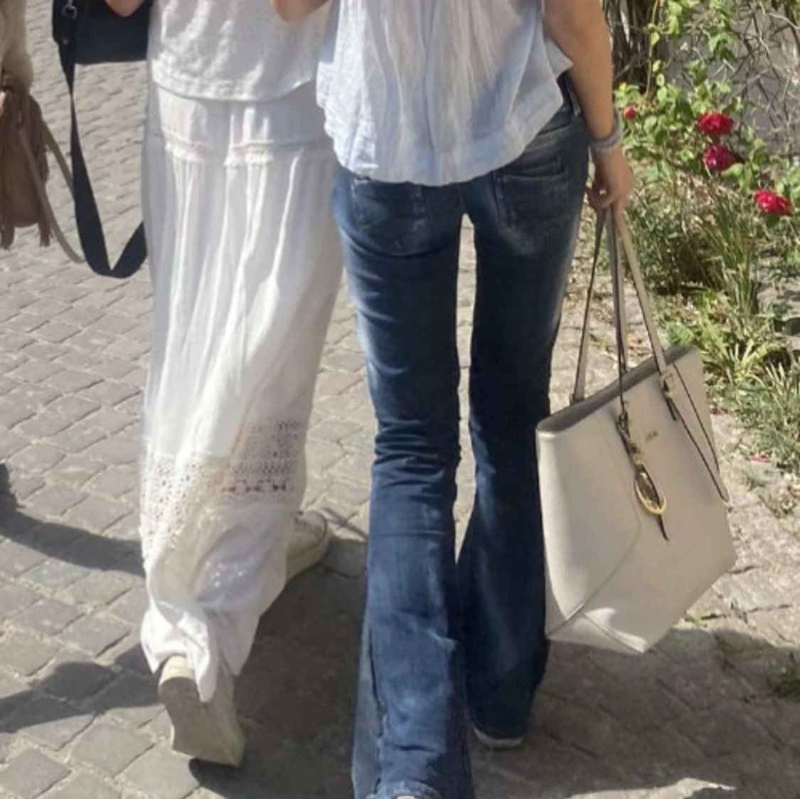 Mörkblå bootcut jeans med låg midja - 2