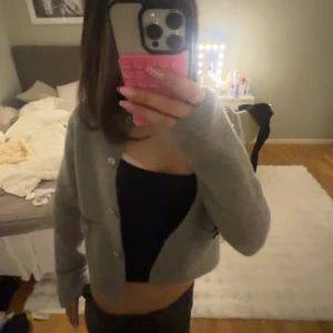 Grå stickad tröja  - Superfin aldrig använd 