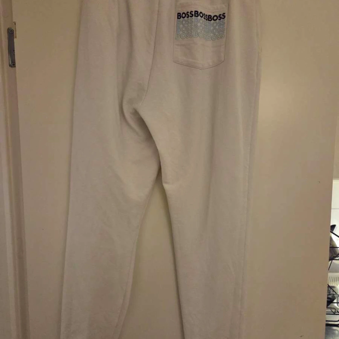 Vit sweatshirt från BOSS med tryck - 3