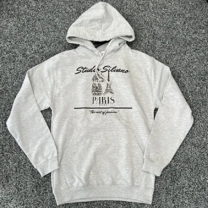 Studio Silvano hoodie S grå REA 🚨  - Size S fits 175-182! Helt nya! Fast pris . Tryck gärna på köp nu