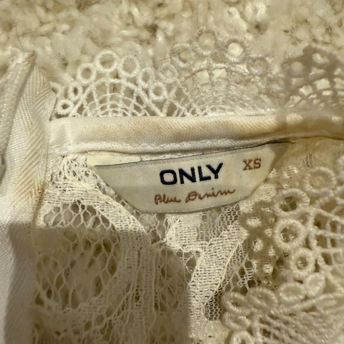 Vit spetsblus från ONLY XS - 2