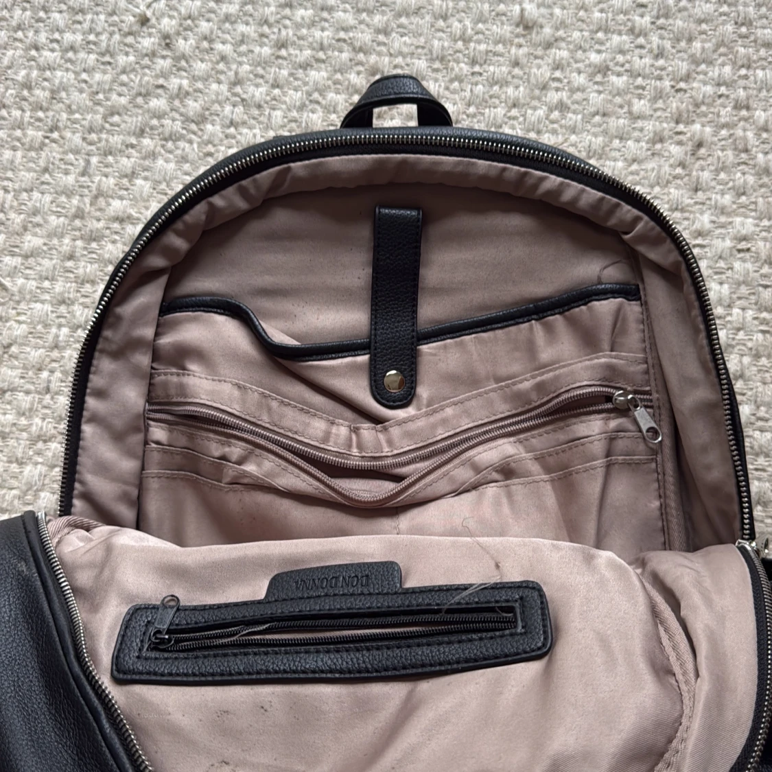 Svart ryggsäck från Don Donna - 1