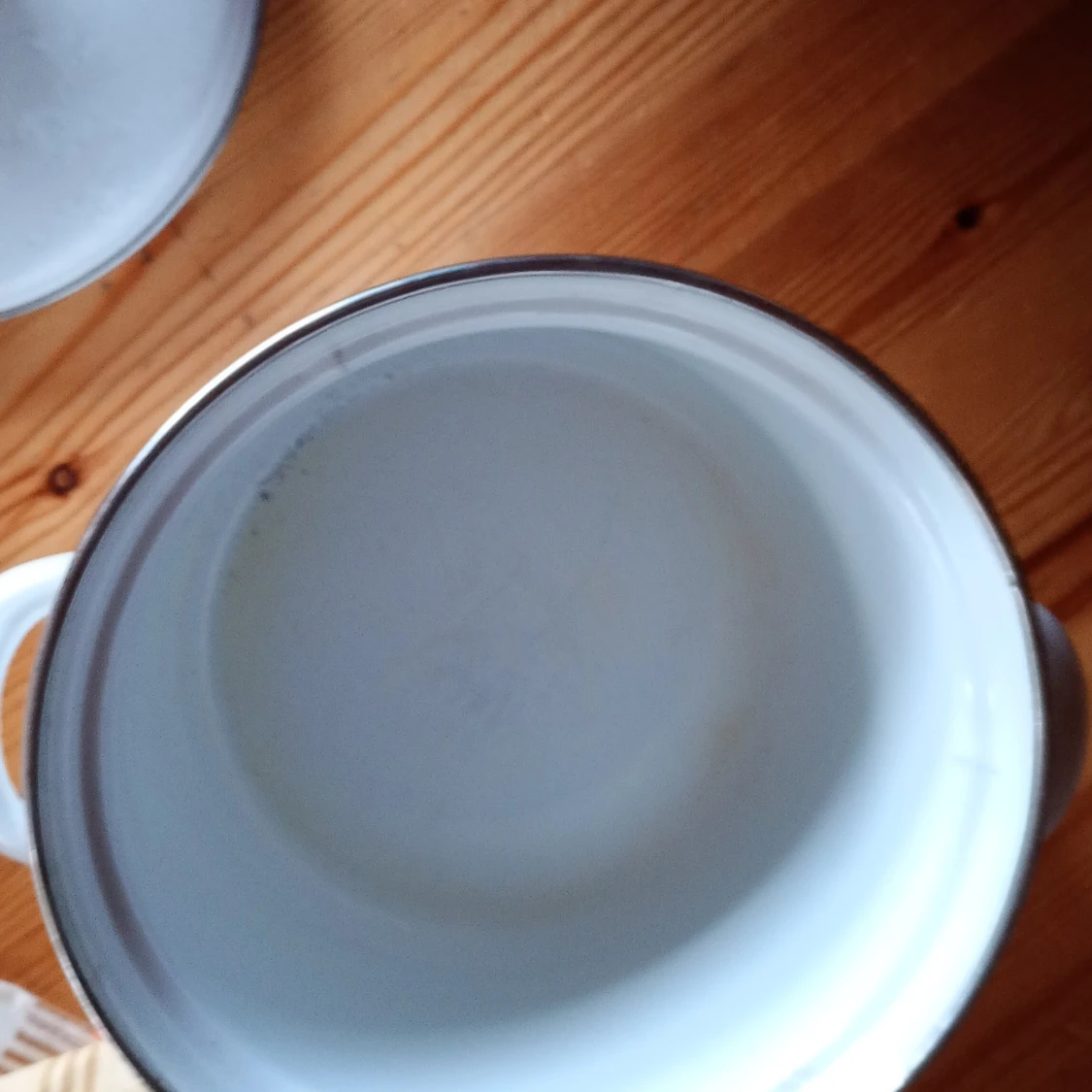 Emalj kastrull vit med lock - 4