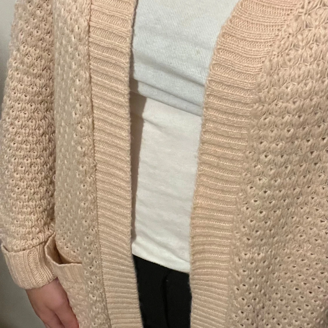 Ljusrosa stickad kofta med fickor - 1