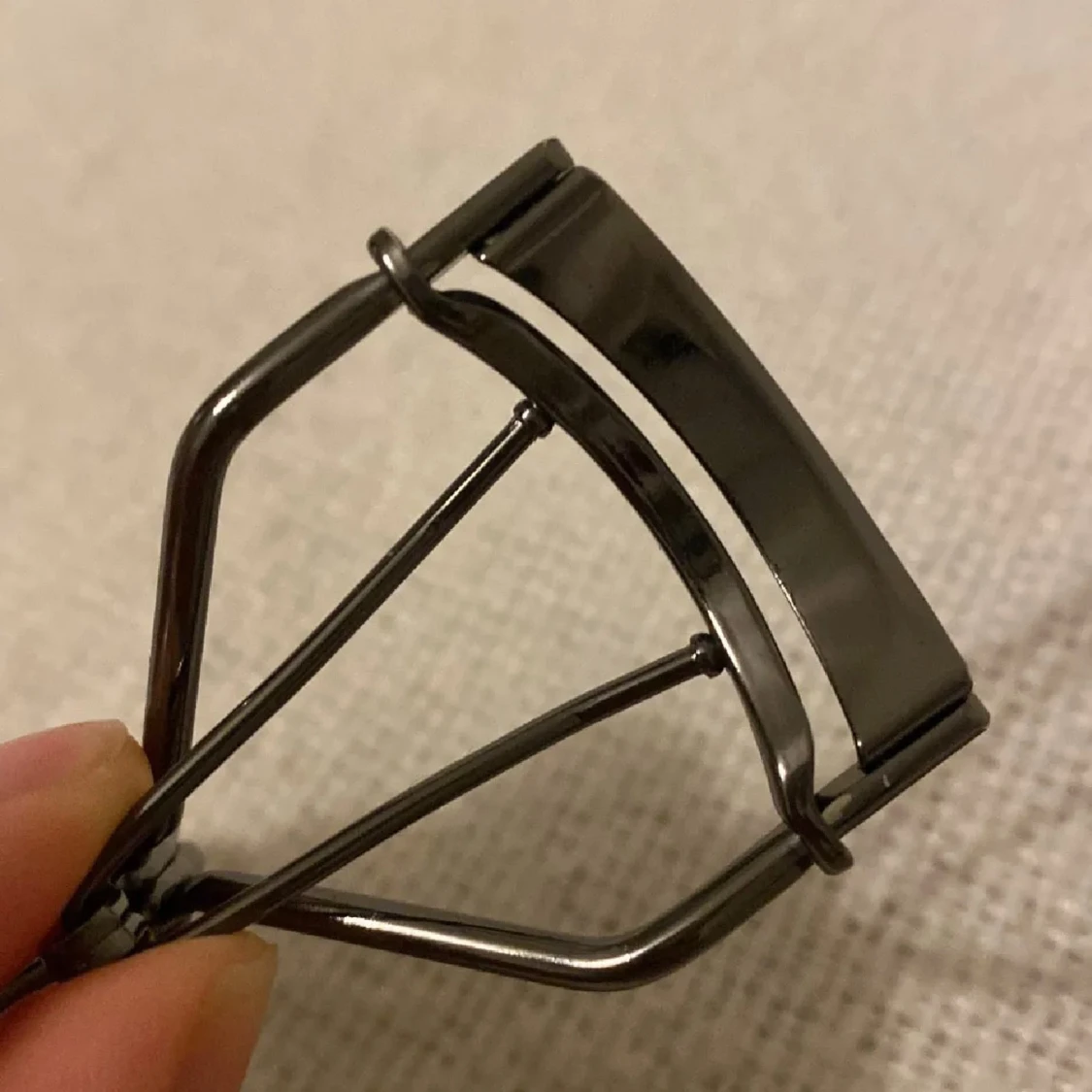 Shiseido ögonfransböjare - 3