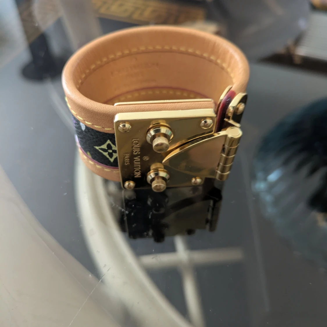 Louis Vuitton armband med monogram