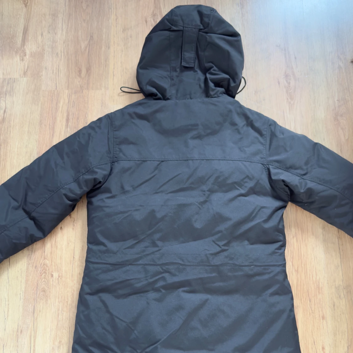 Svart dunjacka med huva från Everest - 1
