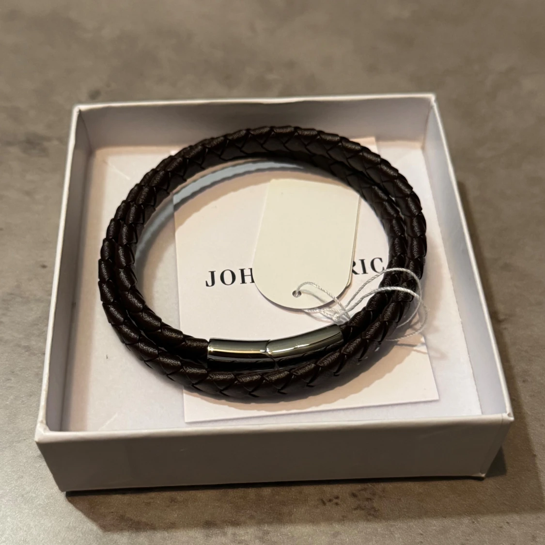 Brunt flätat armband John Henric