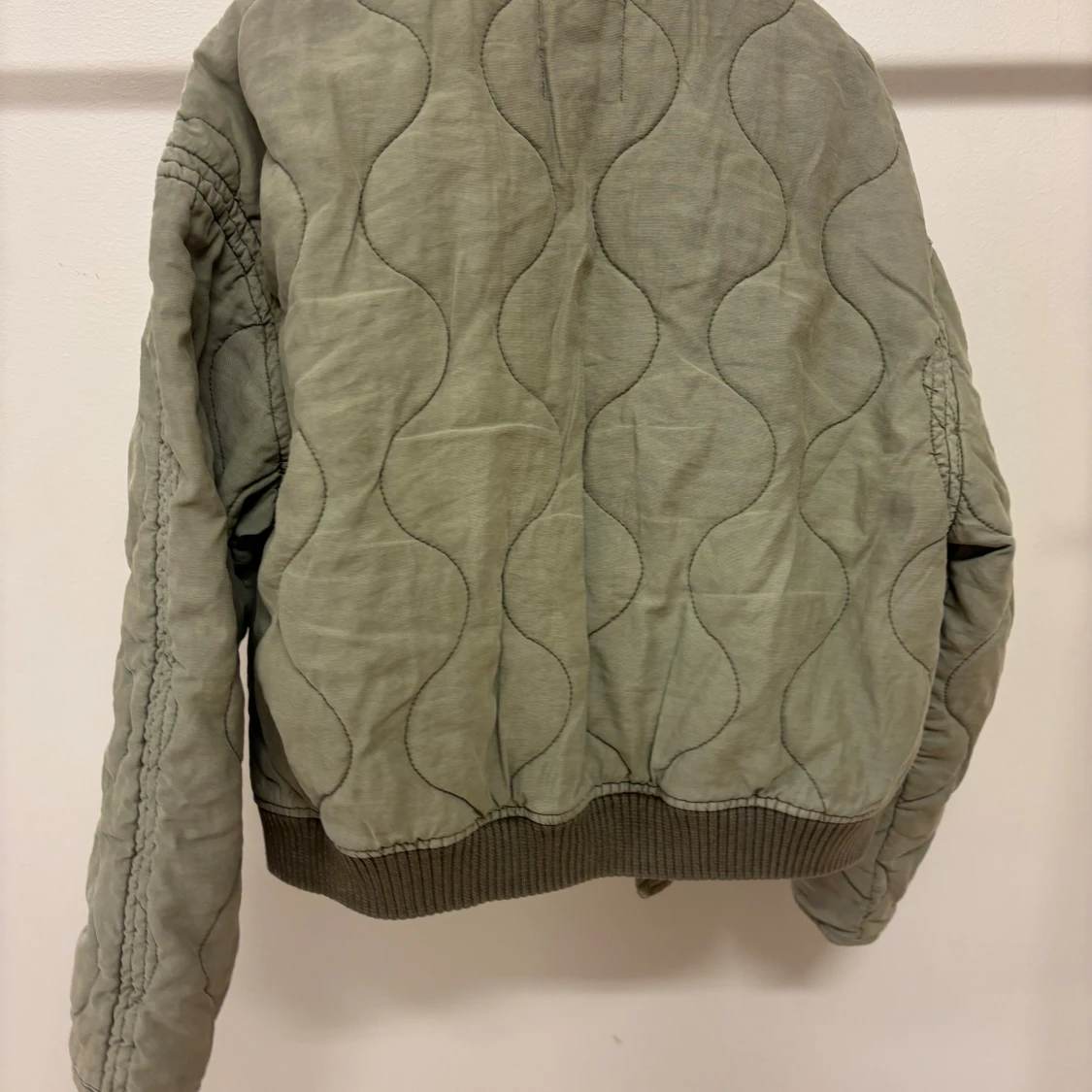 Bomberjacka från Mango, grön - 1