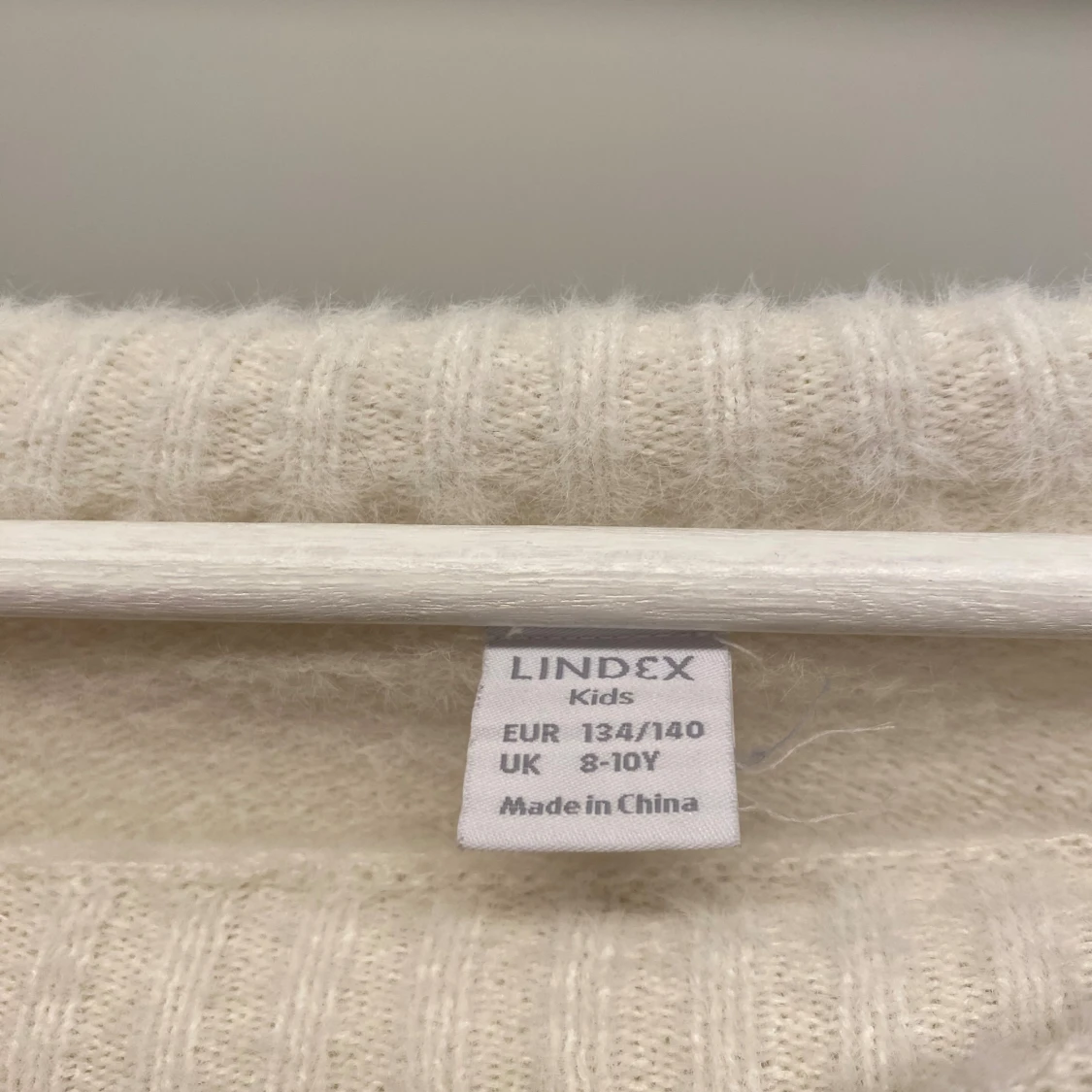 Offshoulder vit stickad tröja Lindex - 2