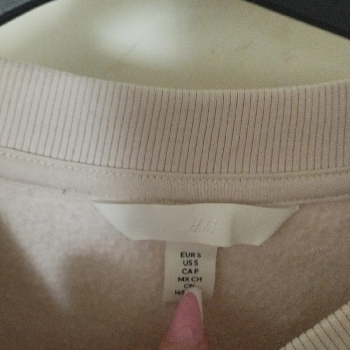 Beige sweatshirt med guldknappar H&M - 2