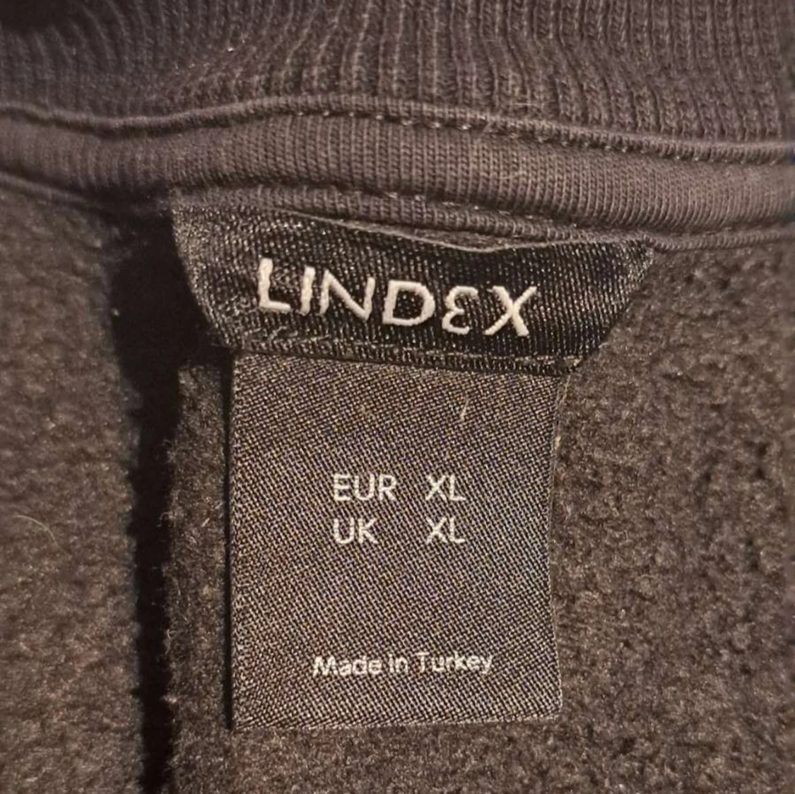 Svart sweatshirt från Lindex XL - 2