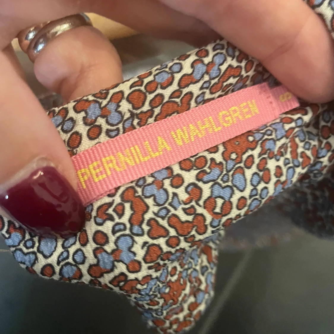 Mönstrad kortklänning Pernilla Wahlgren - 3