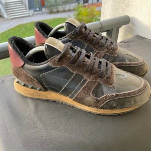 Valentino rockrunner - Skön colorway | skick 7/10✅| skriv vid frågor eller funderingar! Pris kan diskuteras vid snabb affär!