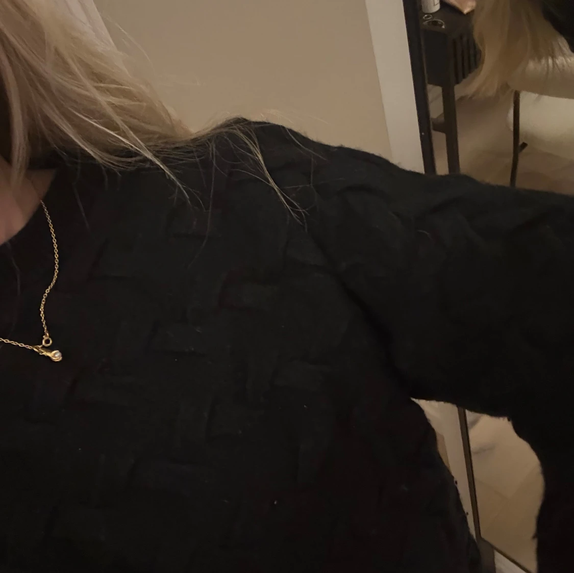 Svart stickad tröja i alpacka ull från arket  - 1