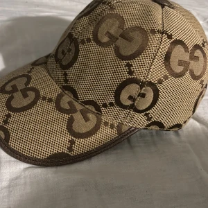 Gg jumbo keps - Snygg gg jumbo keps som passar fint. Modellen är riktigt skön och passar perfekt, vid frågor skriv till mig!