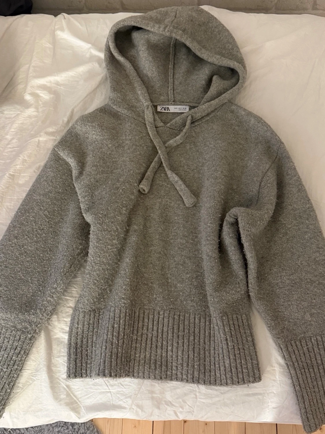 Stickad hoodie från Zara - 1