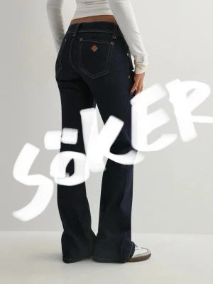 ABRAND JEANS SÖKES!! - Storlek 32 , W23 (gärna billiga)