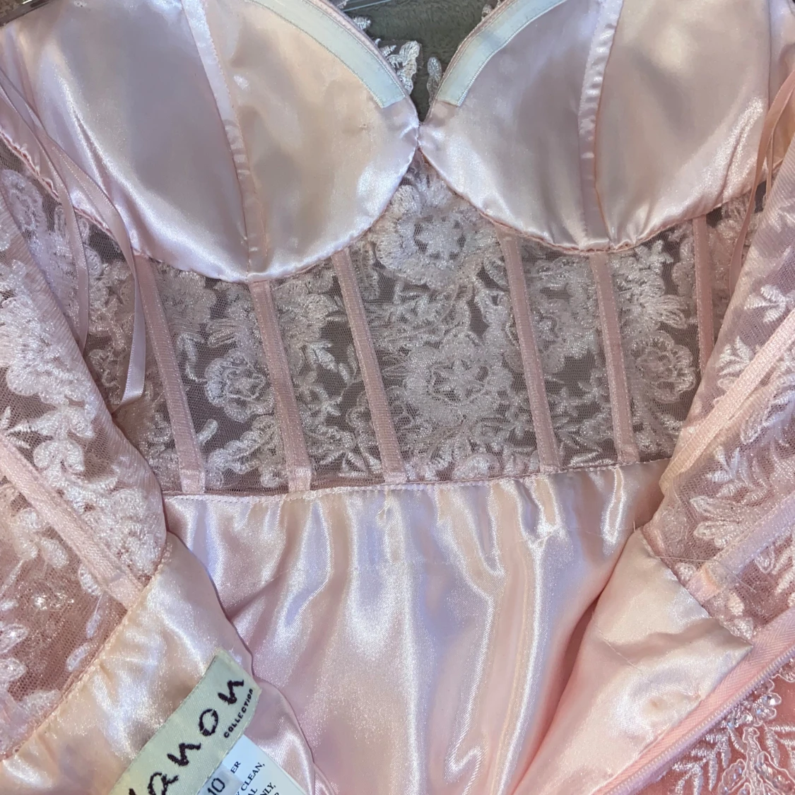 Rosa långklänning med spets och paljetter - 4